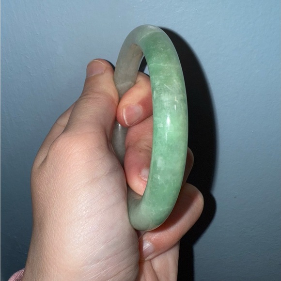 Jade bangle - Picture 16 of 16